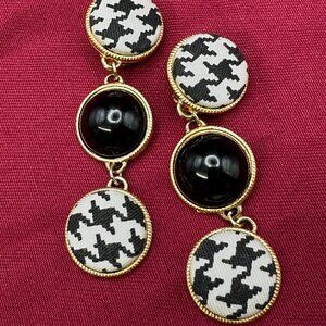 VTG 1960s-Style “Mod” Gold/Black Houndstooth Clip-On Earrings